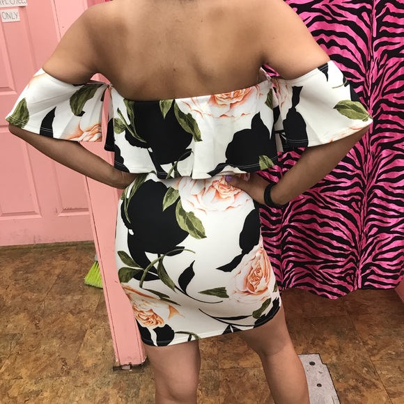 Dress - Picture 3 of 3